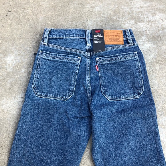 NWT Levi’s Wedgie Utility Straight Ankle Medium Wash Jeans - Picture 5 of 6